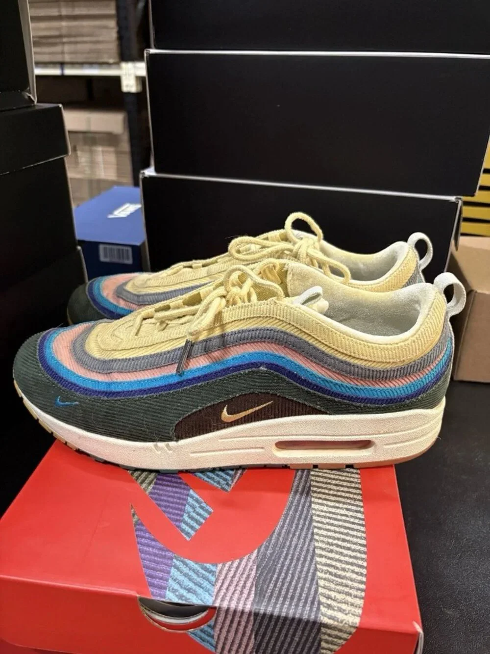 Nike worn men’s